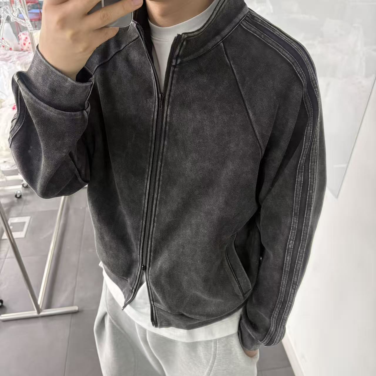水洗做旧立领卫衣